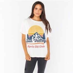 SHOW ME YOUR MUMU || Woman’s SKI CLUB AIRPORT TEE size XS